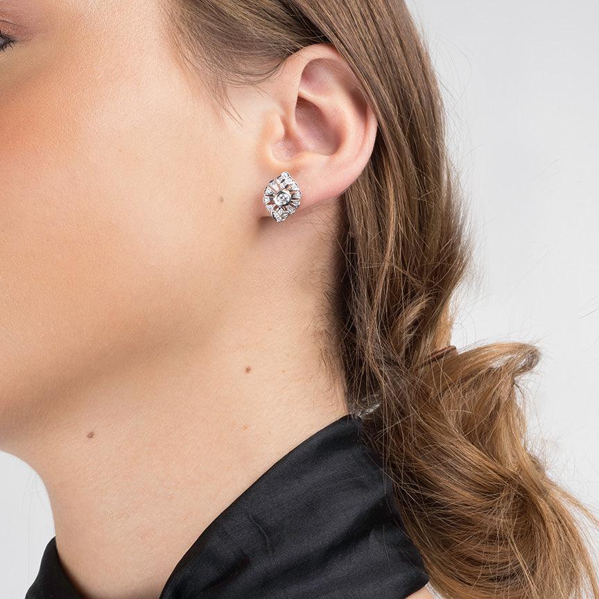 18ct White Gold Diamond Stud Earrings - - Image 4
